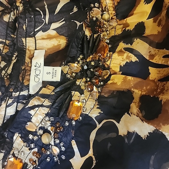 Cache 100%silk on or off the shoulder blouse animal print - Picture 5 of 8